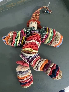 Vintage handgefertigte YoYo Stoff Clown Stoffpuppe mit Glocken - Bild 1 von 13