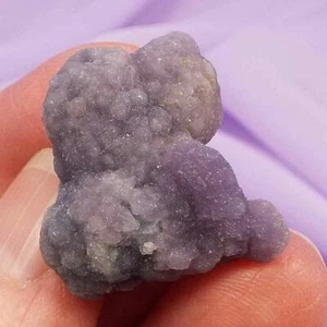 Small natural cluster Grape Agate, Chalcedony 'Take a Breath' 8.3g SN52068 - Picture 1 of 4