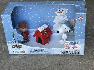 2014 Schleich Charlie Brown und Snoopy Landschaft Peanuts Weihnachten 22017 Neu im Karton - Bild 1 von 10