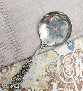 Francis I Reed & Barton 4 3/4" durchbohrte Schüssel Bon-Bon Löffel Sterlingsilber Besteck - Bild 1 von 5