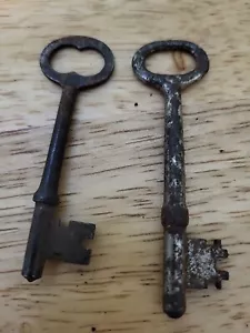 2Vintage metal skelton keys for decor. A13 - Picture 1 of 4