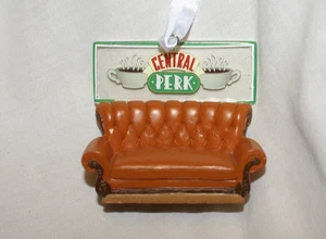 Central Perk Friends Weihnachten Kaffee Cafe Couch Weihnachtsschmuck 3" von WBEI - Bild 1 von 3