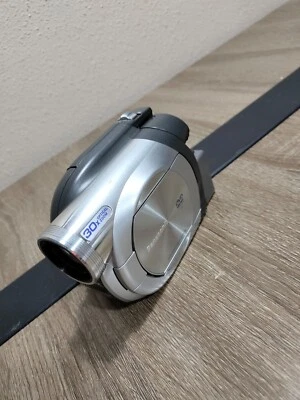 Panasonic Palmcorder MultiCam VDR-D105 DVD Camcorder - Image 1 of 4