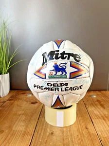 RÉPLICA DE BALÓN DE FÚTBOL MITRE DELTA PREMIER LEAGUE FIRMADO POR EL EQUIPO 1992 DE COLECCIÓN - Imagen 1 de 6
