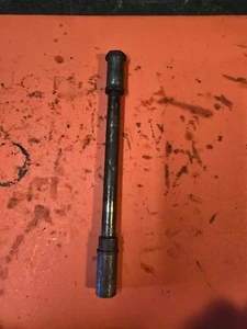 Honda Goldwing GL 1200 front axle - Picture 1 of 1