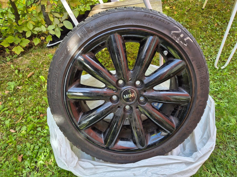 Mini Cooper Winterreifen mit Stahlfelgen - Bild 1 von 1