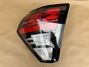 2024-2025 Hyundai Kona OEM LED Bumper Taillight, Right Passenger Side 92406BE110 - Foto 1 di 15