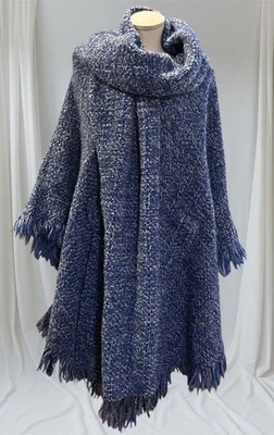 Винтажный плетеный плащ из ирландской шерстяной смеси O' трикотажный синий белый с бахромой - Изображение 1 из 4