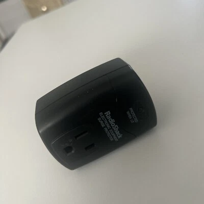 Radio Shack Surge Protector SINGLE OUTLET 61-2430 788 Joules Home Entertainment - Image 1 of 2