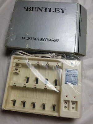 Cargador de batería de lujo de níquel-cadmio originalmente para televisores portátiles Bentley NC3 Foto 1 de 2