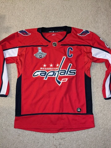 Washington Capitals - Alex Ovechkin Jersey - Size M Cover
