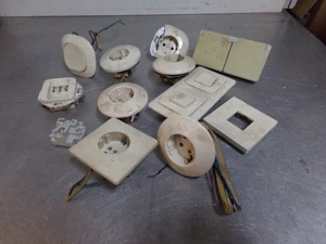 Enchufes interruptores empotrados blanco viejo - Imagen 1 de 3