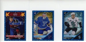 LOTE DE PEGATINAS U PICK 2024-25 24-25 TOPPS NHL COLECCIÓN AZUL PARALELO #'d/100 - Imagen 1 de 4