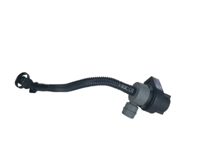 BMW 525XI 2006-2007 - Válvula de ventilación del tanque de combustible / manguera 7618646 Foto 1 de 4