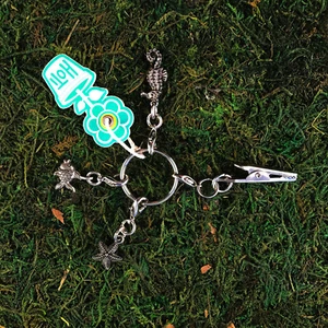 HOTI Handmade Underwater Sea Keychain Roach Clip Starfish Fish Seahorse Charms - Picture 1 of 3