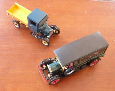 Signature 1/32 scale 1920 White Van + 1923 Ford TT Truck set - Image 1 of 4