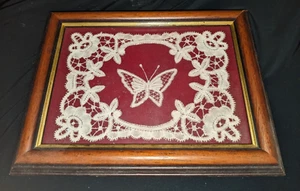 Brussels Lace Handmade Souvenir Made in Belgium Butterfly Motif Wood Frame - Picture 1 of 8