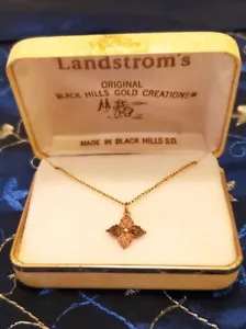 Landstrom's Black Hills Anhänger mit 12K Gold gefüllt Kette 9" Neu Vintage mit Box - Bild 1 von 13