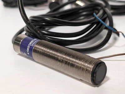 Sensor fotoeléctrico Telemecanique XU2-M18MC230-T, transmisor de haz pasante, 240 V Foto 1 de 4