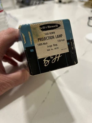 Lámpara proyectora Bell & Howell 8120 AKA DFY / DFK 1000W 120V para proyector de 16 mm Foto 1 de 4