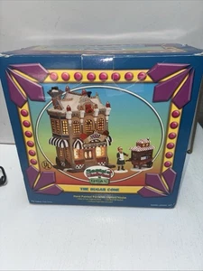 LEMAX SANTA’ S WONDERLAND THE SUGAR CONE ICE CREAM PARLOR LIGHTED HOUSE- Toy’s R - Picture 1 of 5