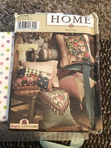 SIMPLICITY 8044 INCLUDING 12 PILLOW PATTERNS - Picture 1 of 2