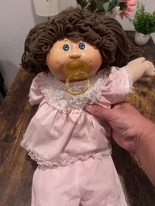 1982 Coleco Cabbage Patch Kids Plush Doll Brown Hair Pacifier Original - Picture 1 of 22