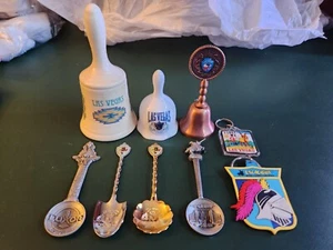 Menge 9 Las Vegas Souvenirs 3 Glocken, 4 Löffel, 2 Schlüsselanhänger Must See Sammlung! - Bild 1 von 24