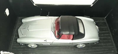 BMW 507 CABRIO REF.8829 DIE-CAST REVELL SCALA 1:18 - Immagine 1 di 4