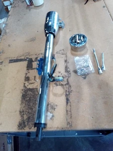 Columna de dirección manual inclinable de cambio de piso cromado de 32" con llave de encendido y adaptador - Imagen 1 de 9