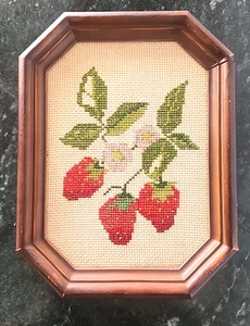 Vintage Strawberry Needlepoint Wall Art Wood Frame Fruit Kitchen Decor - Picture 1 of 5