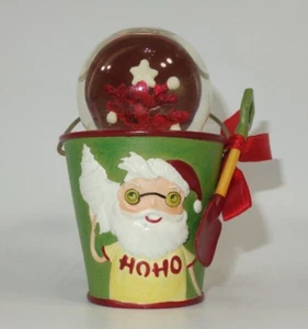 Departamento 56 Papá Noel Cubo de Arena Pala Mini Globo de Agua Concha Marina Coral - Imagen 1 de 7