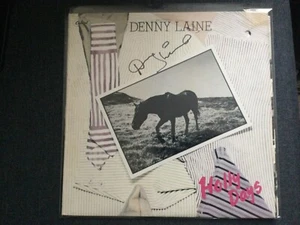 Denny Laine Autographed 1976 ‘Holly Days’ Lp Excellent shape -McCartney & Wings - Picture 1 of 2
