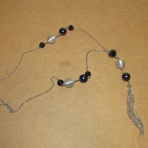 *LOOK** Stunning & Unusual Ladies Black and Silver Tassle Necklace NEW FREE P+P - Bild 1 von 3