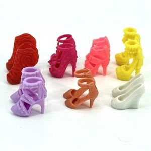 Barbie Puppenschuhe - 7 Paar Fashionista Keilabsatz Riemchen Sandalen Stilettos Konvolut - Bild 1 von 10