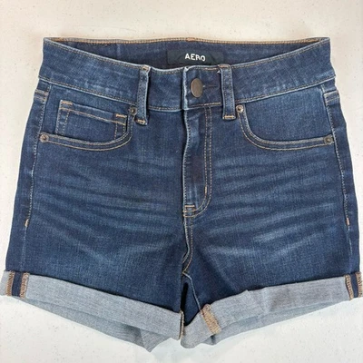 Pantalones cortos de mezclilla Aeropostale para mujer 0 tiro alto midi lavado oscuro puño enrollado Foto 1 de 4