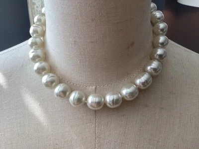 NEW WITH TAG RED $295 PUCH AUTHENTIC SIGN MAJORICA HUGE BARREL PEARL NECKLACE NR - Image 1 of 4