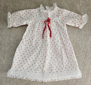 Handgefertigtes Puppennachthemd kleine rote Rosenknospen passt Kohl Patch Kinder - Bild 1 von 10