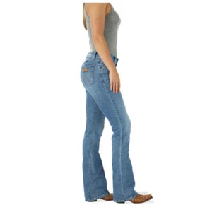 2317228 Wrangler Women's Retro Mae Bootcut Jean Mid Rise - Lilibeth - Picture 1 of 33