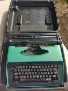 Vintage Brother Cassette 815 Correct-O-Riter Blue Typewriter - Picture 1 of 12