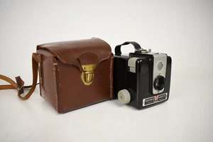 Macchina Fotografica Kodak Hawkeye Brownie Fotocamera con Custodia NON Testata - Picture 1 of 15