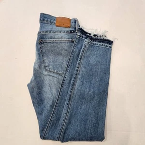 Jean femme en jean taille moyenne bleu délavé taille moyenne marque Lucky Brooke Capri 2/26 - Photo 1/18