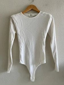 ASTR The Label Felice Ribbed Open Back Bodysuit Off White Size Medium Feminine - Bild 1 von 9