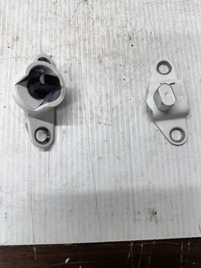 Genuine GM OEM Tail Gate-Hinge Set 23439650 Left Right New White S7 2019-2024 - Picture 1 of 5