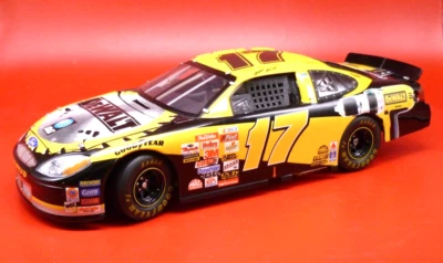 1/24 2001 Team Caliber Owners BANK 1/504 Matt Kenseth DeWalt Saw Blades AT&T #17 - Image 1 of 4