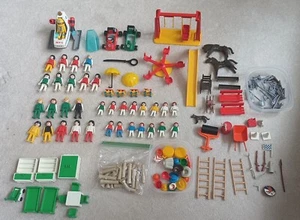 Riesiges Vintage Playmobil Konvolut 80er Jahre Figuren, Zubehör, Spielplatz usw. - Bild 1 von 9
