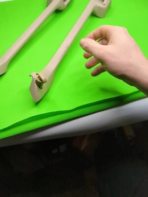 LEXUS RX300 1999 2000 2001 2002 2003 MALETERO TRASERO IZQUIERDO EMPUÑADURA LATERAL DERECHA OEM  Foto 1 de 4