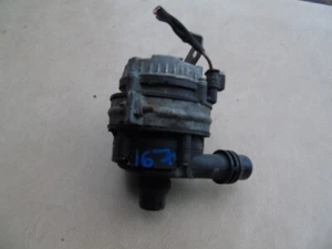 GENUINE MERCEDES C CLASS W205 Additional Water Pump A0005002686 - Picture 1 of 4