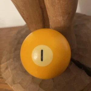 Vintage Nº "1 bola de billar amarilla de 2 1/4"" de repuesto" - Imagen 1 de 2