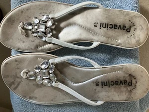 Pavers Sandals Pavacini white diamante/chrystal toe post size 39 hardly worn - Picture 1 of 4